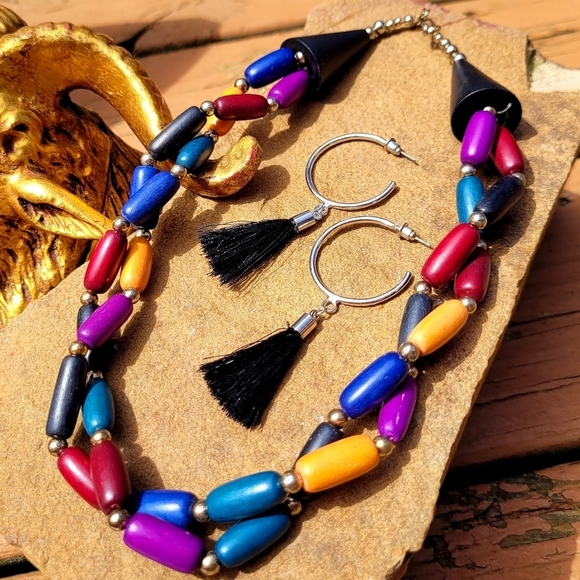 Retro Handcrafted Wooden Multicolor Beaded Statement Necklace - Picture 5 of 12